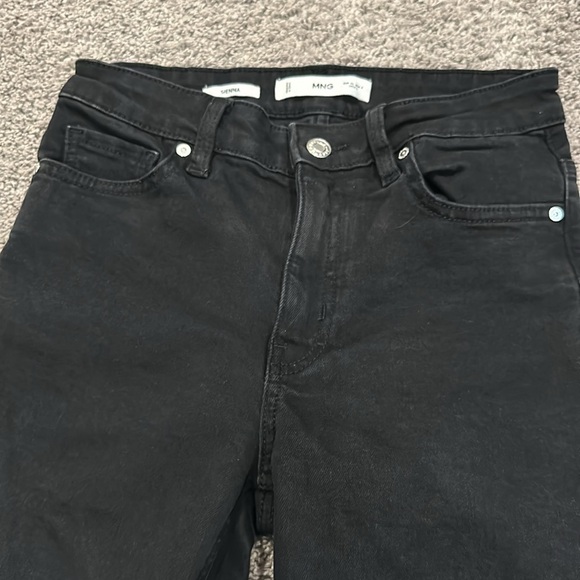 Mango Raw Hem Crop Flare Jeans (US 4, Black) - Picture 7 of 11